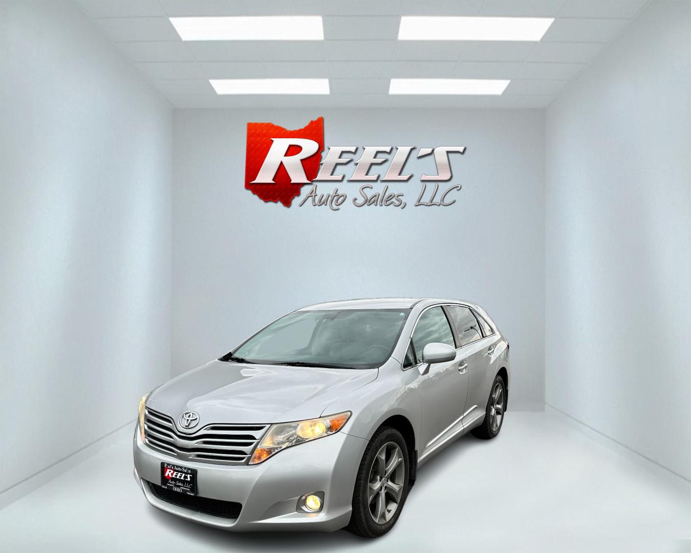 2012 Silver /Gray Toyota Venza XLE V6 AWD (4T3BK3BB3CU) with an 3.5L V6 DOHC 24V engine, 6-Speed Automatic transmission, located at 547 E. Main St., Orwell, OH, 44076, (440) 437-5893, 41.535435, -80.847855 - Photo#0